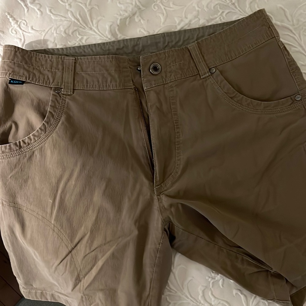 Kuhl shorts. 33w
